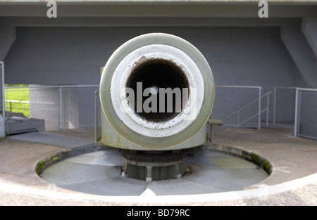 6 inch breech loaded gun with breech open at grey point fort and battery built in 1904 as a coastal battery Stock Photo