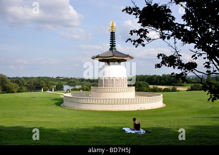 The Peace Pagoda, Willen Lakeside Park, Milton Keynes, Buckinghamshire, England, United Kingdom Stock Photo