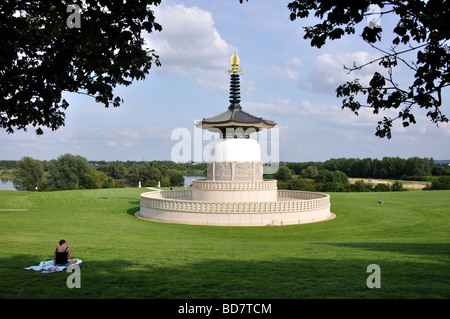 The Peace Pagoda, Willen Lakeside Park, Milton Keynes, Buckinghamshire, England, United Kingdom Stock Photo