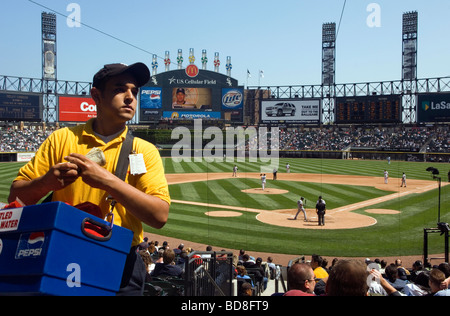 Doing Big Business As a Stadium Food Vendor Editorial Photography - Image  of baseball, counting: 44638112