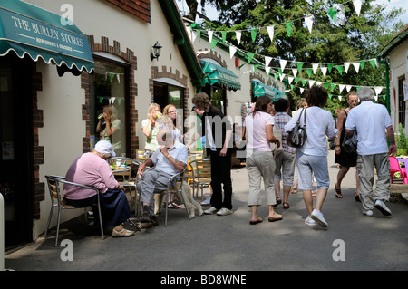 Burley village centre tourist shopping and eating centre Hampshire England UK Stock Photo