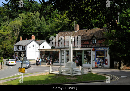 Burley village centre tourist shopping centre in The New Forsest district Hampshire England UK 1914 1918 The Great War memorial Stock Photo