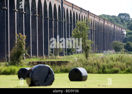 Britain's longest Railway Viaduct at Harringworth which crosses the welland valley between Rutland & Northamptonshire Stock Photo