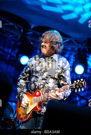 Guitarist Gary Moore performs on stage at the Vibes from the Vines festival in East Sussex, UK. Picture Jim Holden. Stock Photo