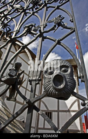 London Bankside Gates of the Globe theatre July 2OO8 Stock Photo