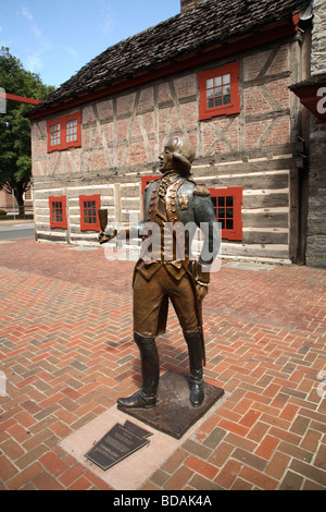 Bronze statue of Marquis de Lafayette outside Golden Plough Inn. Stock Photo