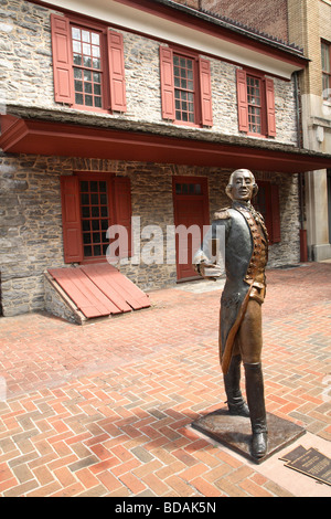 Bronze statue of Marquis de Lafayette outside General Gates House York, Pennsylvania. A stone building in English colonial style, built in 1751. Stock Photo