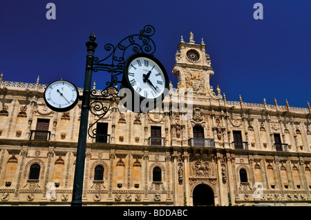 Spain, St. James Way:  Facade of the Hotel Parador de San Marcos in Leon Stock Photo