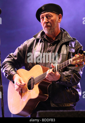 Richard Thompson at Fairport Conventions Cropredy Festival 15th August 2009 Stock Photo