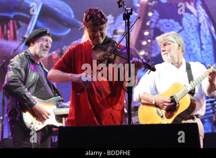 Ric Sanders with Richard Thompson and Simon Nicol at Fairport Conventions Cropredy Festival 15th August 2009 Stock Photo