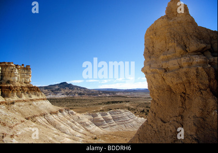 A brittle, layered clay escarpment in the desert of Santa Cruz province, Argentina. 70 km's south of Pico Truncado. Stock Photo