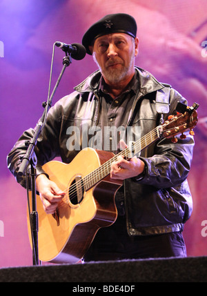 Richard Thompson at Fairport Convention's Cropredy Festival 14th August 2009 Stock Photo