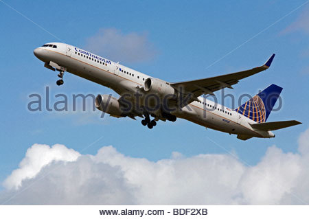 Continental airlines Boeing 757 flight shortly after takeoff Stock Photo