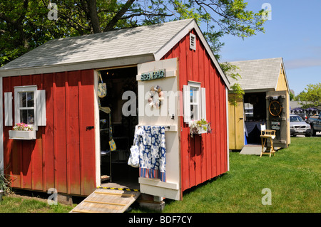 Artist shacks or shanties on Hyannis Harbor, Cape Cod for selling arts and crafts in the summer Stock Photo