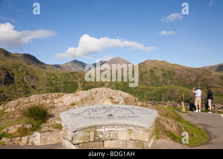 Tourist Information stone plaque showing mountains at Snowdon horseshoe viewpoint in Snowdonia National Park North Wales uk Stock Photo