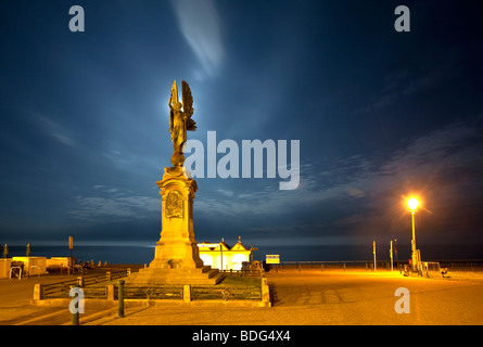 Peace statue at night. Brighton and Hove, East Sussex, England, UK Stock Photo