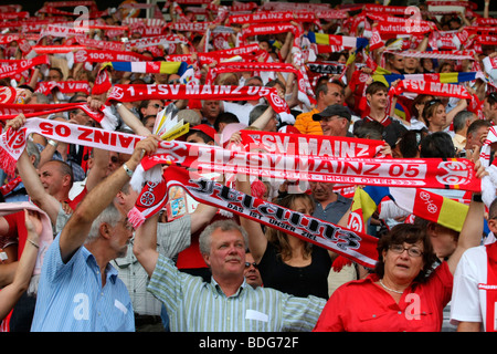 Fans of the FSV Mainz 05 football club, Fussball-Bundesliga Football League 3rd match day: FSV Mainz 05 - FC Bavaria Munich in  Stock Photo