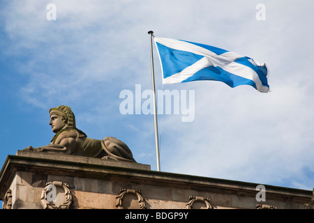Detail of the exterior of the National Gallery of Scotland Edinburgh with carved Sphinx and Scottish flag Stock Photo