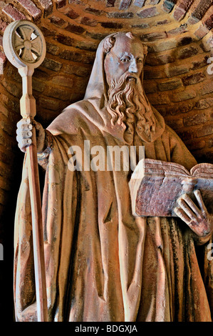 Spain, St. James Way: Saint Benedict in the entrance of the Museu de Arte Sacra San Benedito in Sahagún Stock Photo