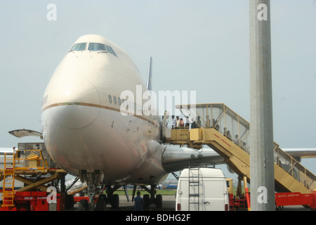 Saudia Airlines Jumbo 747 jet at Mumbai Airport Stock Photo