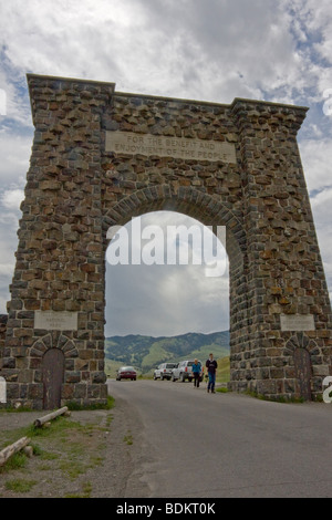 Historic arch at the entrance to Yellowstone National Park, Gardiner, Montana, USA Cornerstone laid by President Roosevelt Stock Photo