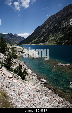 The Gave de Gaube lake in the valley above the Port D'Espagne in Le Parc National Des Pyrenees in France Stock Photo