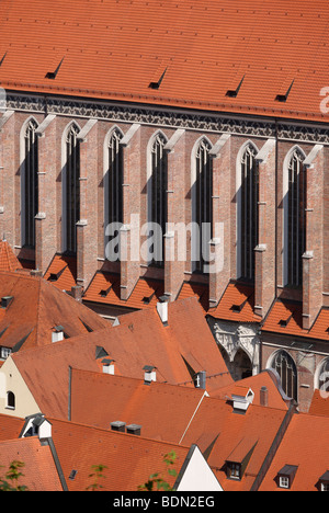 Landshut, Stifts- und Pfarrkirche St. Martin, Blick von der Burg Trausnitz auf die Südwand des Langhauses Stock Photo