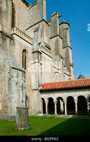 CLOISTER OF SAINTE MARIE CATHEDRAL IN SAINT BERTRAND DE COMMINGES, HAUTE GARONNE, FRANCE Stock Photo