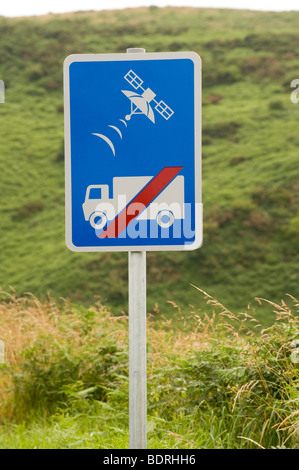 Road sign warning lorry drivers not to use a sat nav on this route to avoid lorries getting stuck on small country lanes. Stock Photo