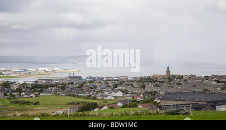 view of kirkwall, hauptstadt der orkney-inseln, capital of orkney islands, scotland, schottland