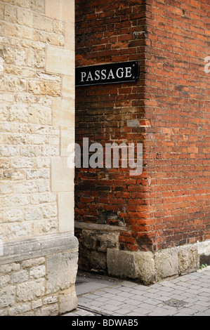 Passageway Between University Buildings Leading to the Turf Tavern Pub, Oxford, Oxfordshire, England, United Kingdom. Stock Photo