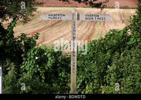 Picture by Mark Passmore. 05/09/2009. Sign on the Grand Western Canal, Near Tiverton, Devon. Stock Photo