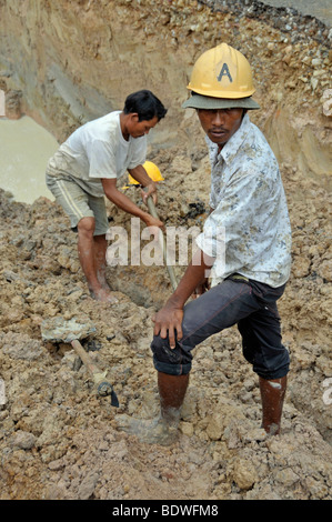 Construction workers on a building site in Siem Reap, Cambodia, Asia Stock Photo