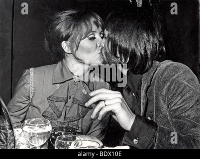 LULU - Scottish pop singer with husband Maurice Gibb about  1967 Stock Photo