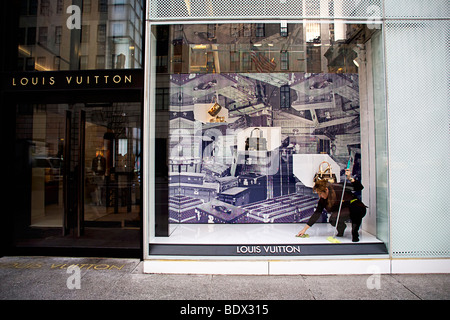 Louis Vuitton store on 5th Avenue in Uptown Manhattan New York United Stock Photo: 23481344 - Alamy