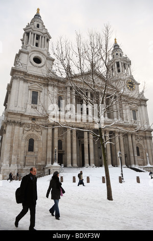 St Paul's Cathedral, London, in the snow. Stock Photo
