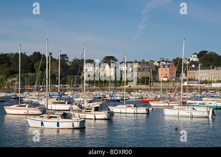 France, Brittany, Saint-Quay-Portrieux, Old harbour Port d'echouage Stock Photo