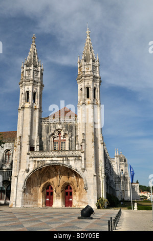 West wing of the Hieronymites Monastery, Mosteiro dos Jeronimos, UNESCO World Heritage Site, Manueline style, Portuguese late-G Stock Photo