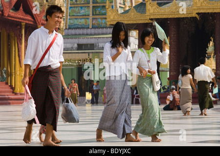 Burmese people in the Shwedagon Pagoda, Buddhist temple, Rangoon, Yangon, Burma, Burma, Myanmar, Asia
