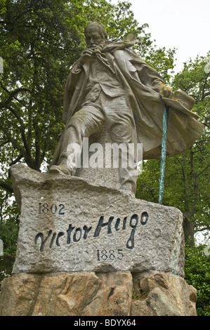 dh Candie Park ST PETER PORT GUERNSEY Victor Hugos statue Candie Park monument Stock Photo