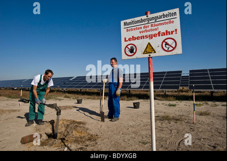 Demonstration of an ammunition clearing at the construction site of Germany's largest solar park in Lieberose, Spreewald, Brand Stock Photo