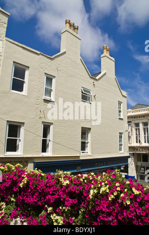 dh La Rue des Forges ST PETER PORT GUERNSEY Post Office Smith Street St Peter Port building postal Stock Photo