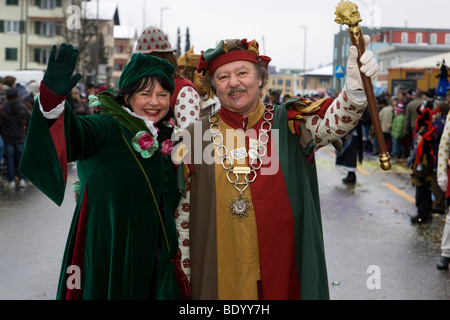 Zunftpaar Doris and Rolf Villiger from the Carnival organisation Karnoeffelzunft Willisau as guests at the Carnival procession  Stock Photo