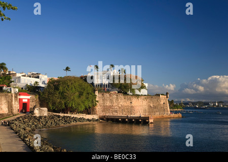 Usa, Caribbean, Puerto Rico, San Juan, Old Town, Paseo Del Morro, La Muralla and Puerta de San Juan Stock Photo