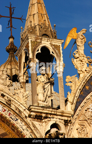 Details of the golden facade of the Basilica di San Marco a Venezia.St.Marks Basilica,Venice,Italy Stock Photo