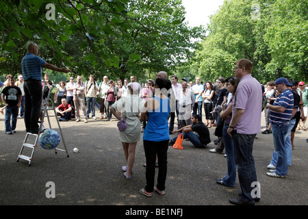 crowds gather to listen at speakers corner hyde park london uk Stock Photo