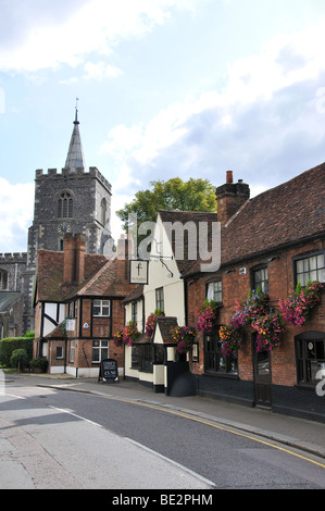 'The Feathers' Public House and St.Mary's Church, Church Street, Rickmansworth, Hertfordshire, England, United Kingdom Stock Photo