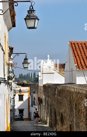 Lane in the historic district at the medieval aqueduct, Evora, UNESCO World Heritage Site, Alentejo, Portugal, Europe Stock Photo