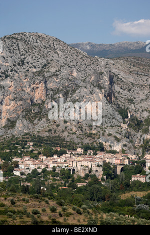 The town of Moustiers Sainte Marie on the edge of the Gorges du Verdon in the Provence region of France Stock Photo