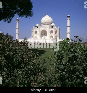 A Low Angle Of The Taj Mahal Mausoleum Under The Gray Sky Agra India 